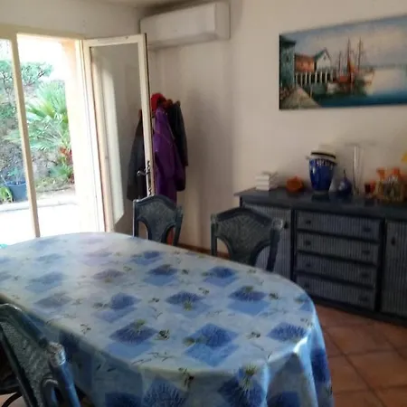 Les Pins D'azur Feriehus *